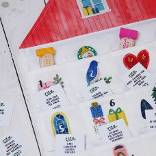 Адвент-календар з кишеньками Presentville Будиночок з червоним дахом англійською