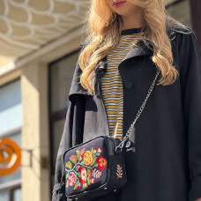 Сумка на ланцюжку Cherie Чорнобривці на чорному фоні