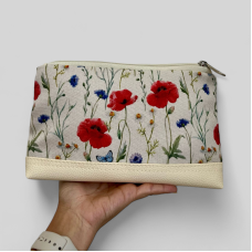 Косметичка дорожня Lovely Польові квіти на білому фоні