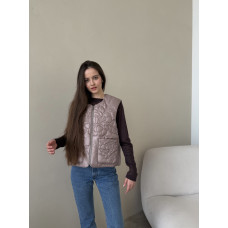 Жіночий жилет з вишивкою Trend Півонія капучино
